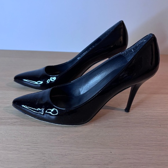 Stuart Weitzman Black Patent Pointed Heels - Picture 4 of 9